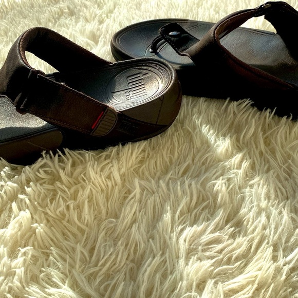 FITFLOP WOMEN’S BROWN WALKSTAR TOE POST FITNESS SANDALS 1 1/2” Velcro Sz… - Picture 6 of 10